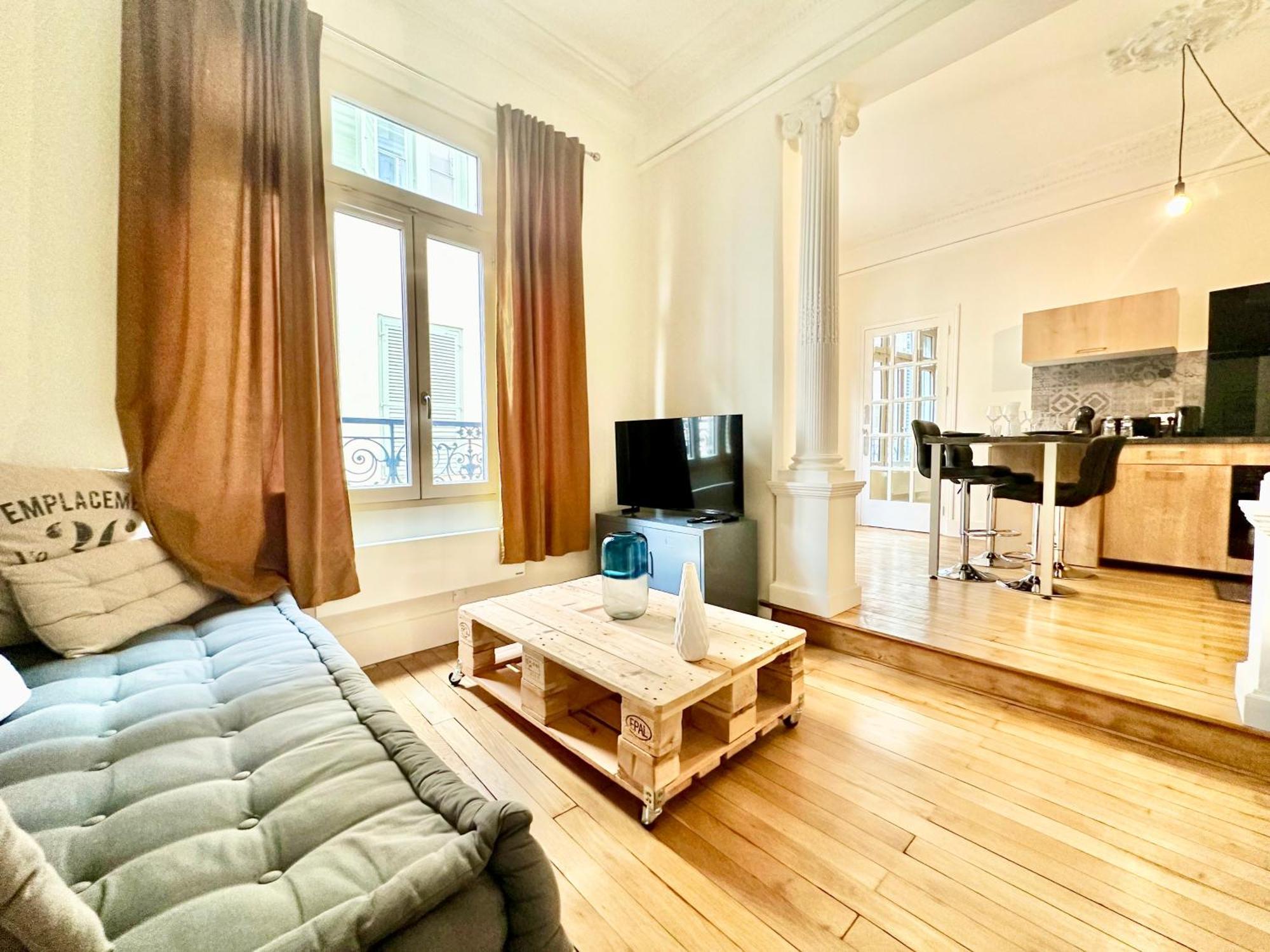 Le Pantheon, Urbain Et Authentique Apartment Limoges Ngoại thất bức ảnh